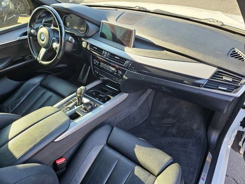 Used 2016 BMW X5 xDrive50i image 11