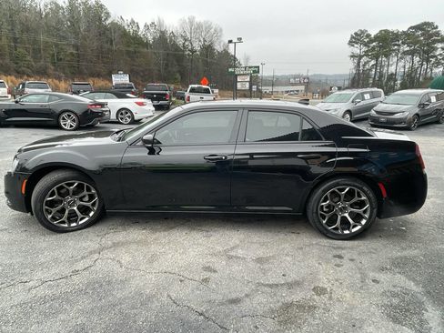 Used 2017 Chrysler 300 S w/ 300S Premium Group image 4