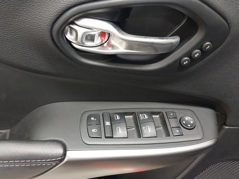 Used 2022 Jeep Cherokee Limited AWD/4WD image 25