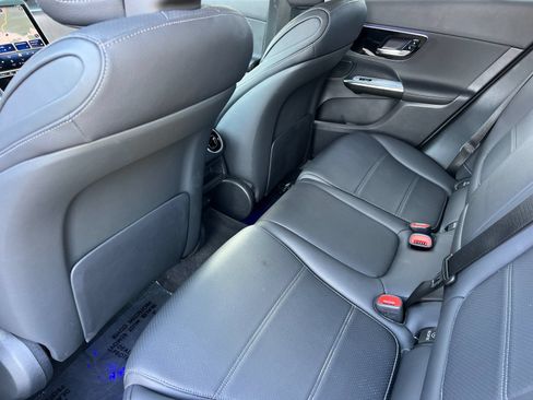 Used 2025 Mercedes-Benz GLC 350e 4MATIC image 11