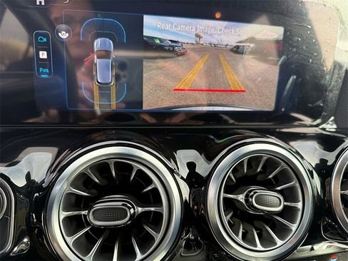 Used 2025 Mercedes-Benz GLA 250 image 7