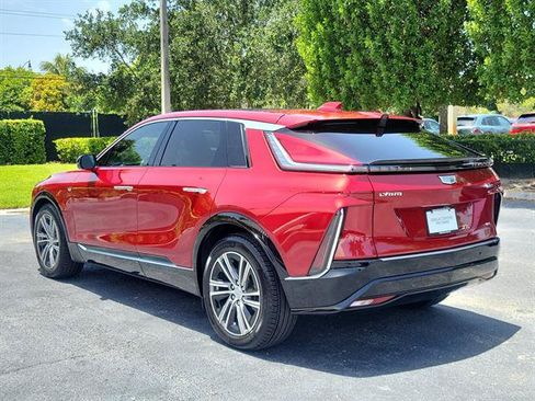 Certified 2025 Cadillac Lyriq Luxury w/ LPO, Floor Liner Package RWD image 33