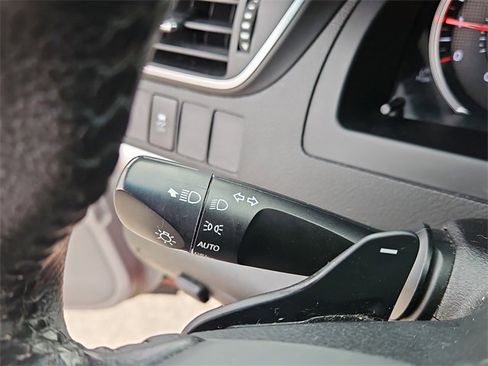 Used 2015 Toyota Camry SE image 23