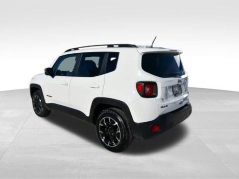 Used 2023 Jeep Renegade Latitude AWD/4WD image 5