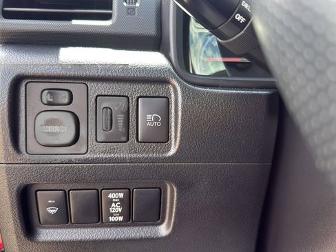Used 2021 Toyota 4Runner Venture w/ Moonroof Package AWD/4WD image 17