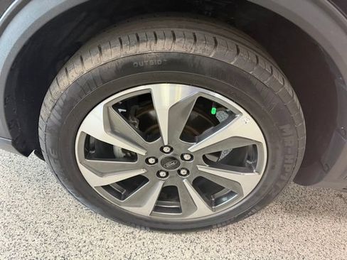 Used 2024 Ford Escape Platinum AWD/4WD image 9