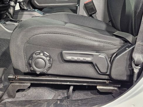 Used 2022 Jeep Wrangler Unlimited Sport AWD/4WD image 21