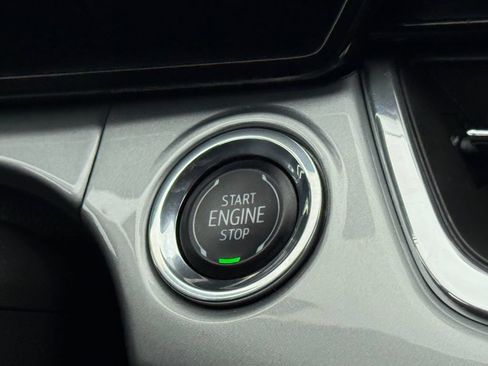Used 2025 Chevrolet Trax LT FWD image 28