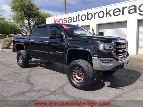 Used 2018 GMC Sierra 1500 SLT AWD/4WD image 3