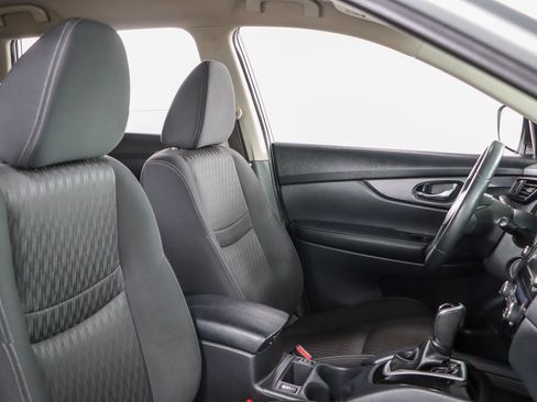 Used 2020 Nissan Rogue SV FWD image 26