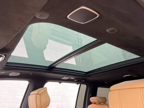 Used 2023 Jeep Grand Wagoneer Series III image 26