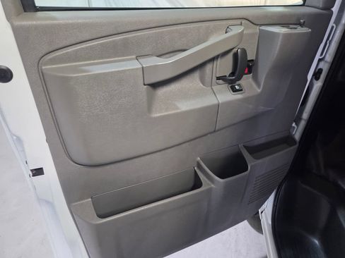 Used 2025 Chevrolet Express 2500 w/ Driver Convenience Package RWD image 10