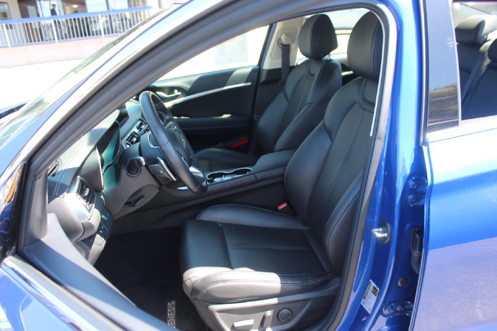 Used 2023 Genesis G70 2.0T AWD/4WD image 11