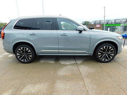 New 2026 Volvo XC90 B6 Plus w/ Protection Package Premier image 7