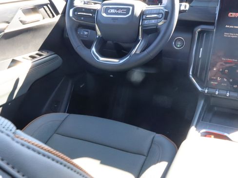New 2026 GMC Acadia AT4 w/ Luxury Package AWD/4WD image 9