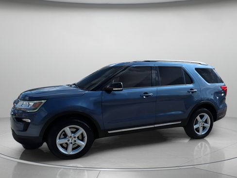 Certified 2018 Ford Explorer XLT w/ Equipment Group 202A image 14