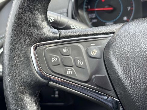 Used 2017 Chevrolet Cruze Premier image 25