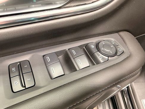 Used 2024 GMC Yukon SLT w/ SLT Premium Package AWD/4WD image 24
