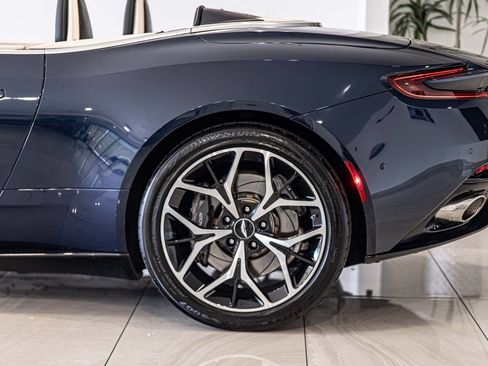 Used 2019 Aston Martin DB11 Volante RWD image 7