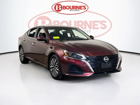 Used 2023 Nissan Altima 2.5 SV AWD/4WD image 1