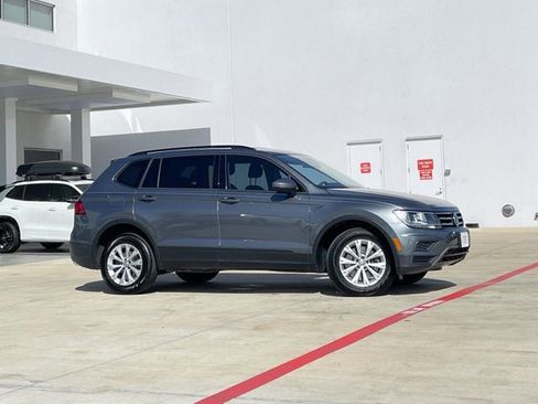 Used 2018 Volkswagen Tiguan S image 5