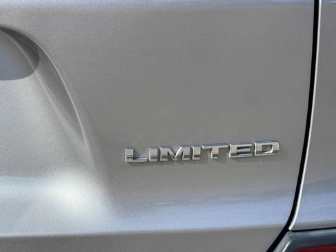 Used 2020 Jeep Cherokee Limited FWD image 7