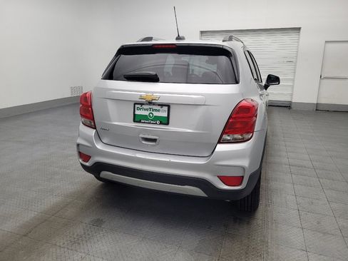 Used 2021 Chevrolet Trax LT FWD image 7