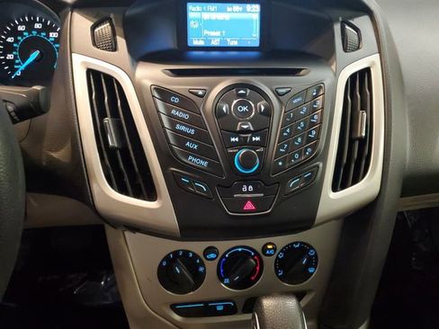 Used 2013 Ford Focus SE w/ SE Winter Pkg FWD image 19