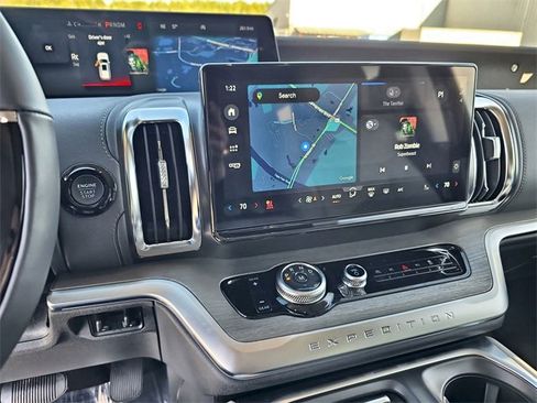 New 2025 Ford Expedition Platinum w/ Driver's Package image 25