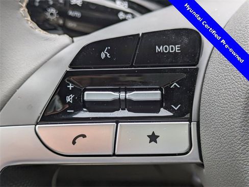 Certified 2025 Hyundai Elantra SEL image 25