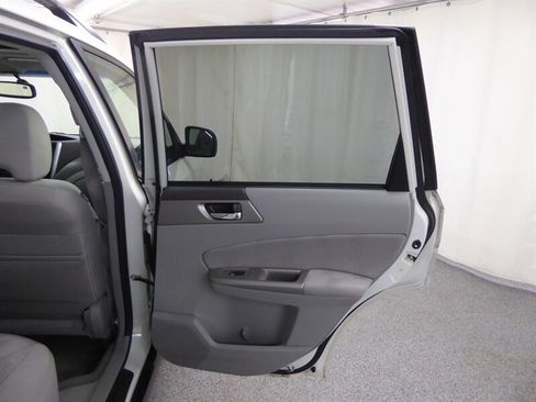Used 2010 Subaru Forester 2.5X Premium w/ Popular Equipment Group 1A image 30
