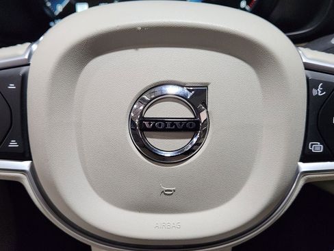 Used 2019 Volvo XC60 T6 Momentum w/ Advanced Package image 49