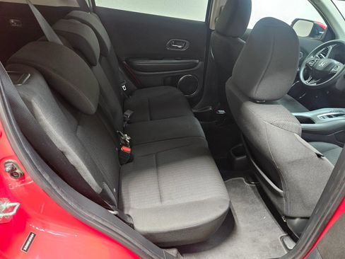 Used 2018 Honda HR-V EX image 16