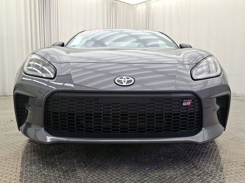 Used 2023 Toyota GR86 Premium RWD image 39