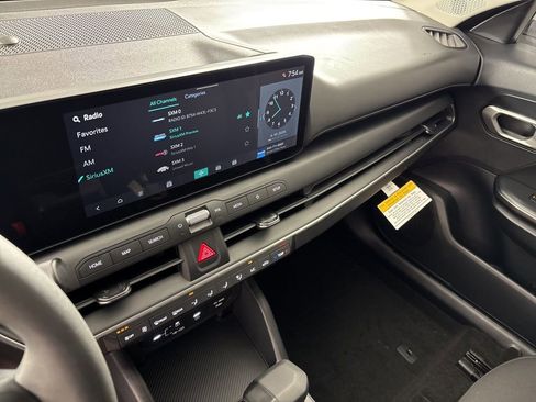 New 2026 Kia K4 FWD image 32