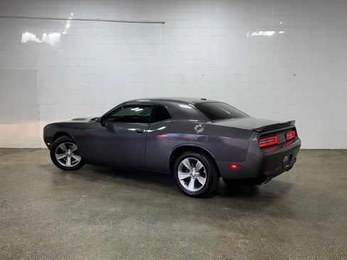 Used 2019 Dodge Challenger SXT RWD image 5