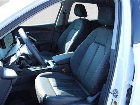 Certified 2025 Audi Q5 Premium w/ Convenience Package AWD/4WD image 16