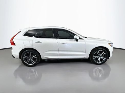 Used 2021 Volvo XC60 T5 Momentum w/ Premium Package FWD image 5