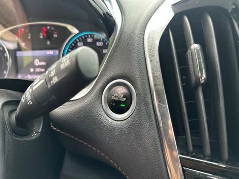 Used 2020 Chevrolet Traverse LT FWD image 42