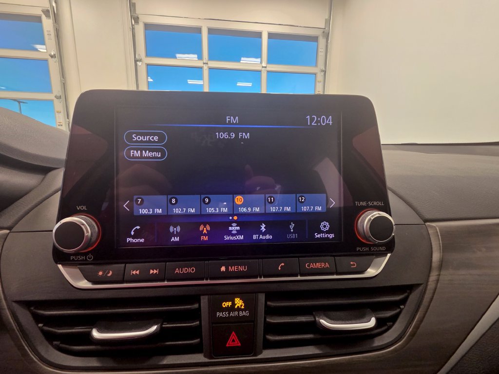 Used 2024 Nissan Altima 2.5 SV FWD image 17