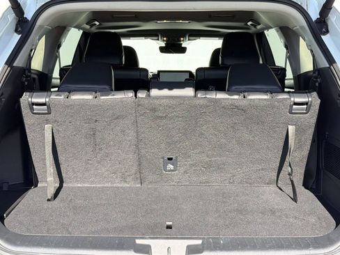 Certified 2025 Toyota Highlander XLE FWD image 27