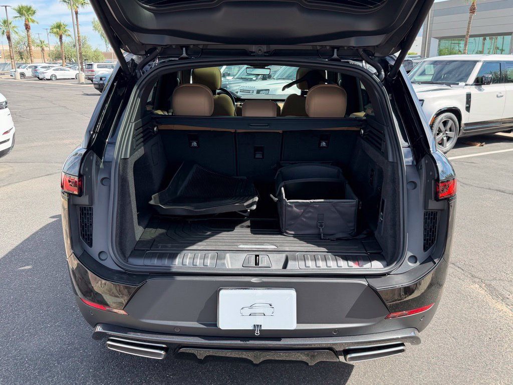 New 2027 Land Rover Range Rover Sport SE AWD/4WD image 17