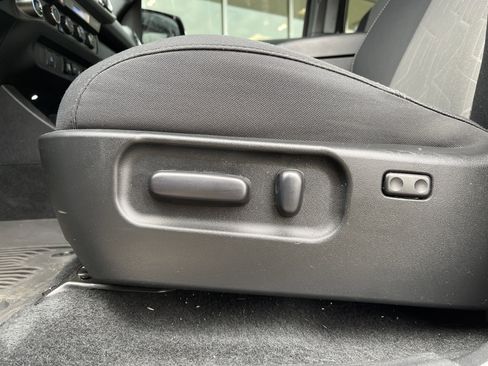 Used 2023 Toyota Tacoma TRD Off-Road image 18