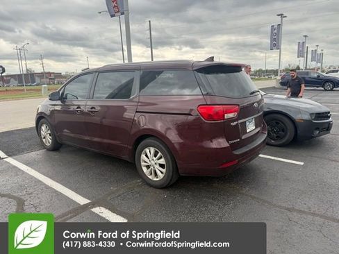 Used 2018 Kia Sedona LX w/ LX Essentials Premium Package image 6