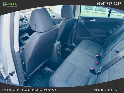 Used 2013 Volkswagen Tiguan S image 25