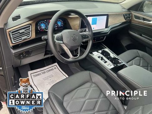 Used 2024 Volkswagen Atlas SE AWD/4WD image 16