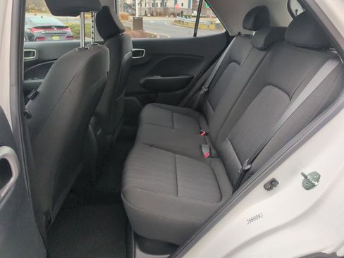 Certified 2023 Hyundai Venue SE image 28