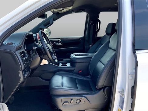 Used 2024 Chevrolet Tahoe LT RWD image 8