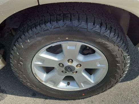 Used 2005 Ford Explorer Eddie Bauer AWD/4WD image 7