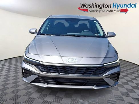 Certified 2026 Hyundai Elantra SE FWD image 2